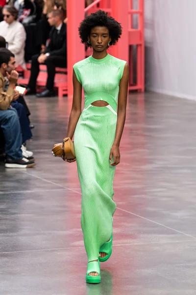 Look 26